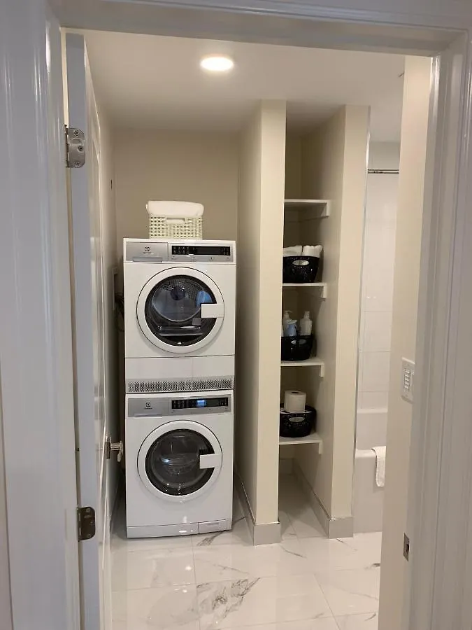 Apartment Luxury 2 Bedroom High Park Residence, Roncesvalles Village Toronto