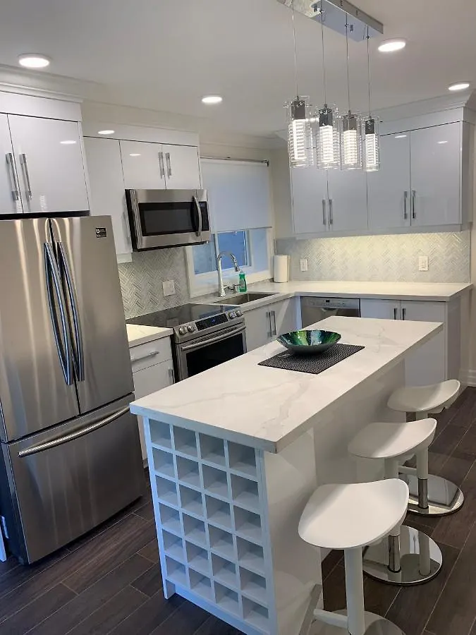 Luxury 2 Bedroom High Park Residence, Roncesvalles Village location