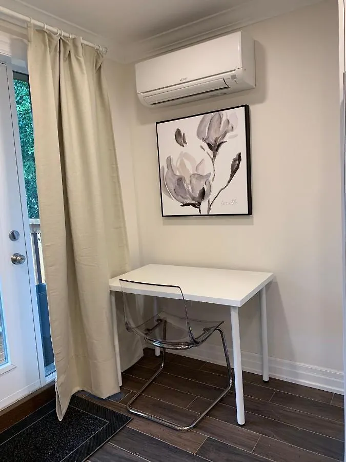 Apartment Luxury 2 Bedroom High Park Residence, Roncesvalles Village Toronto Canada