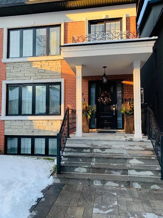Luxury 2 Bedroom High Park Residence, Roncesvalles Village Toronto Canada