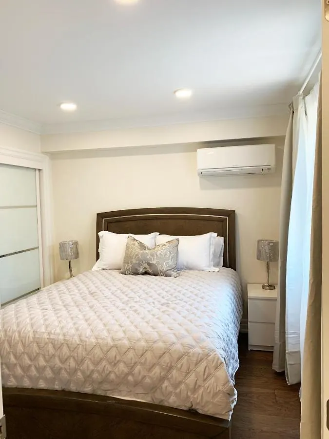 Luxury 2 Bedroom High Park Residence, Roncesvalles Village Toronto