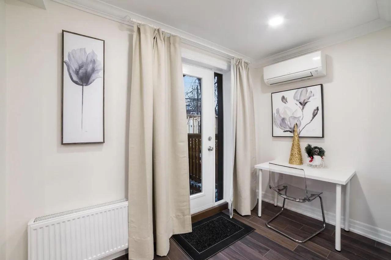 Luxury 2 Bedroom High Park Residence, Roncesvalles Village Toronto Apartment