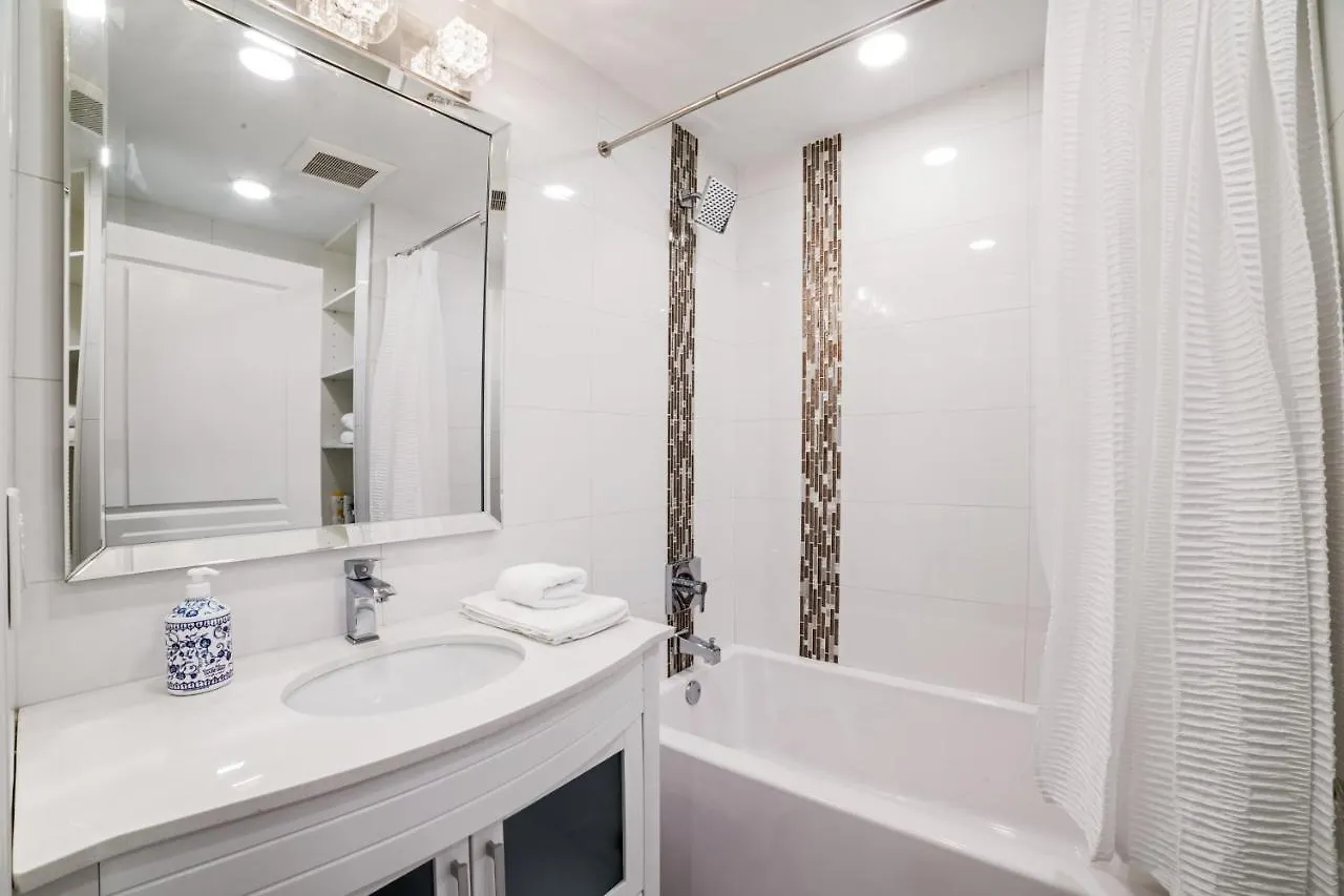 Apartment Luxury 2 Bedroom High Park Residence, Roncesvalles Village Toronto